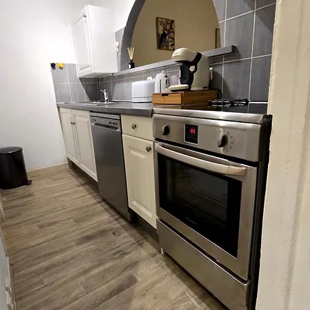 2 Chambres, Cuisine Equipee