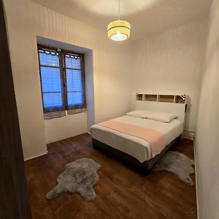 2 Chambres, Cuisine Equipee * Beaucaire (Gard)